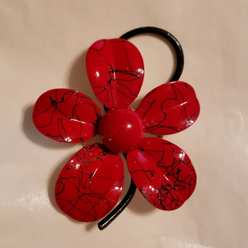 Vintage Red black metal flower brooch pin